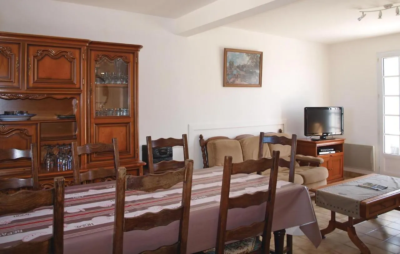 Casa de Férias 5 Bedroom Nice Home In Kerlouan