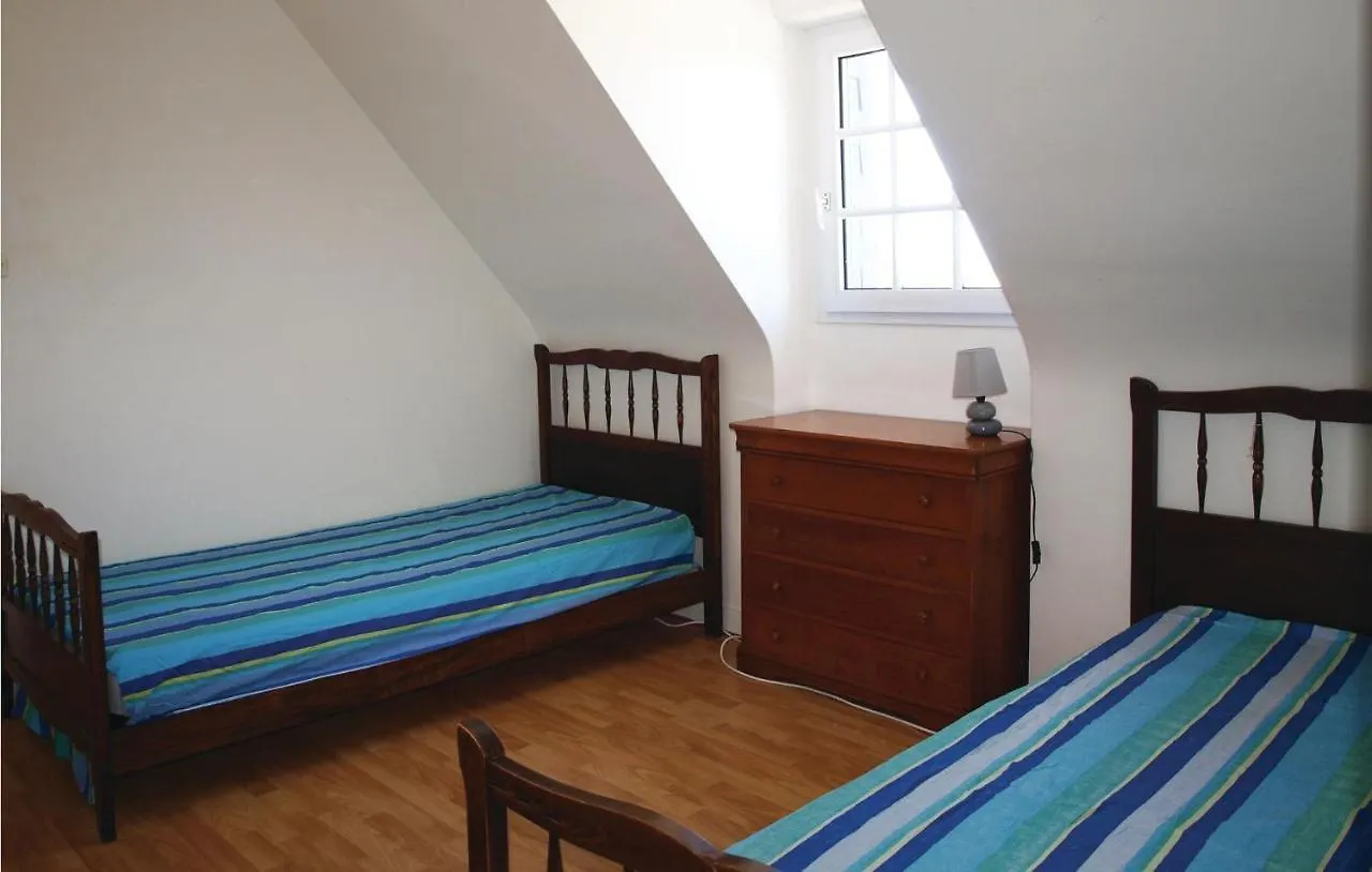5 Bedroom Nice Home In Kerlouan 0*,